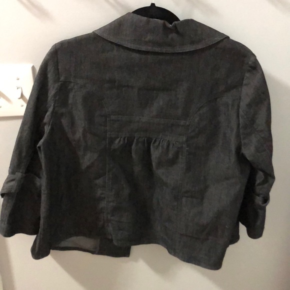 Adorable cropped dark denim jacket Medium - Picture 5 of 6